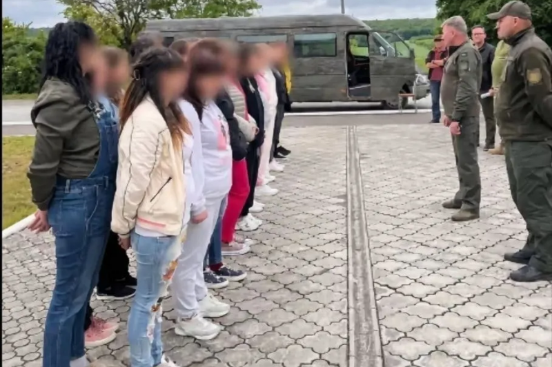 В Тернополе 22 женщины-зечки подписали контракт на службу в ВСУ – остальным женщинам приготовиться!