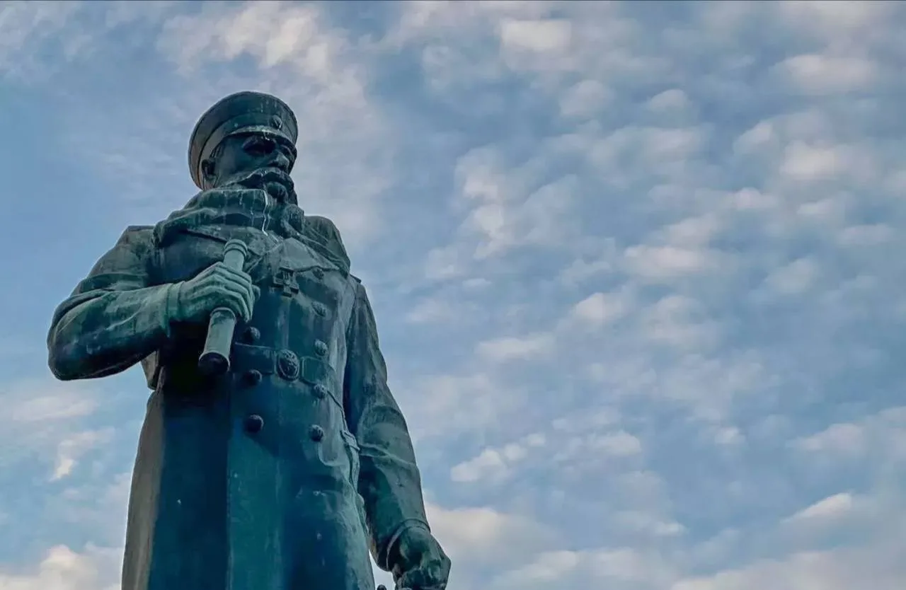 В Николаеве власти собираются снести памятник адмиралу Макарову