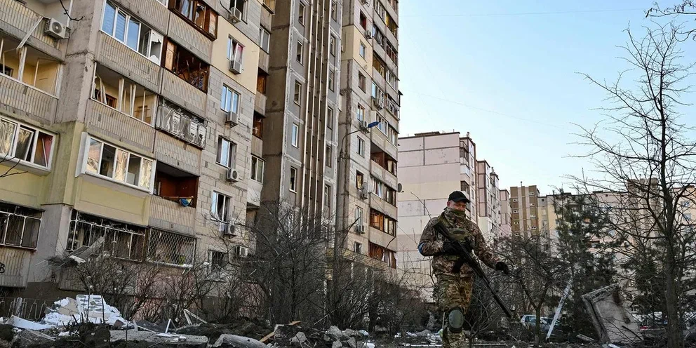 В Херсоне командир теробороны приказывает личному составу захватывать пустующее жильё