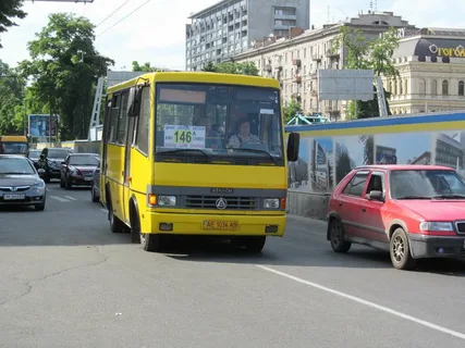 Подорожание проезда в маршрутках: днепрянам ограничили доступ к общественным слушаниям