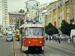 В Киеве на левобережье из-за отсутствия электричества стали троллейбусы и трамваи