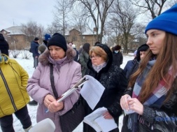 У Запоріжжі люди вийшли на мітинг через платіжки за тепло