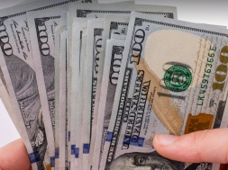 В Одессе вскрыли схему по реализации в Украине фальшивых долларов очень высокого качества