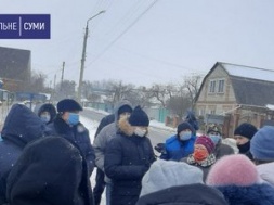 Під Сумами знову мітингували люди