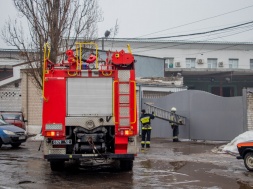 В Днепре горел склад с водкой