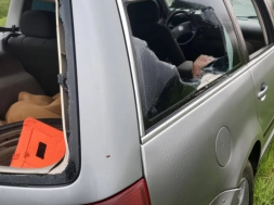 Мобилизованный мужчина бросился с ножом на ТЦКашников и порезал двоим из них шеи