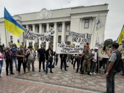 Шахтеры бастуют накануне выборов: чем закончится протест