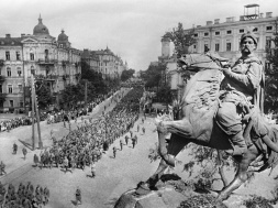 К 75-летию Великой Победы. Как советские войска под командованием генерала Ватутина освобождали Киев