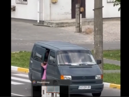 В Киевской области ТЦКашники вместе с мужчиной бусифицировали женщину