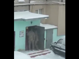 В Ровно ТЦКашники залили перцовкой 15-летнюю девочку за то, что она спасала от них своего отца