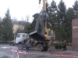 У Жовтих Водах врятували від продажу бронзового Леніна