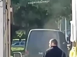 В Днепре ТЦКашники сбили велосипедиста и запаковали его в свой бус