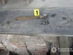 В Тернополе мужчина встретил людоловов с топором и коктейлем Молотова