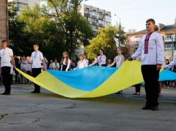 В Киеве ученики сдали своего учителя за разговор на русском языке, и его уволили