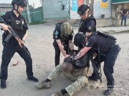 На Сумщине ВСУшник взял в заложники водителя, но был задержан