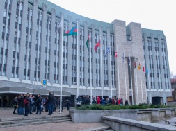 В Днепре родители пациентов детской больницы № 2 протестуют под мэрией