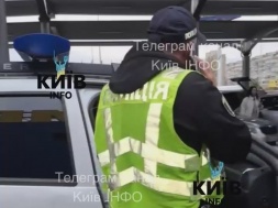 В Киеве неизвестные в гражданском похитили мужчину на глазах у его жены