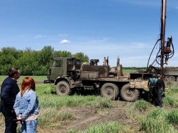 У Запорізькій області почали буріння свердловин, на місці майбутнього каолінового кар’єру