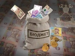 Вместо врачей и учителей зарплаты в 2025 году повысят судьям и прокурорам – для режима они важнее