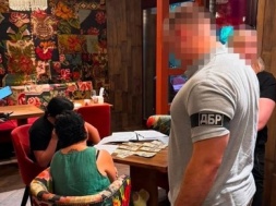 Начальник отдела Одесского ТЦК брал взятки талонами на дизель – его задержали
