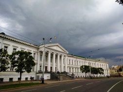 Місцеві вибори у Полтаві: Чи зупинять "слуги" реванш ексмерів