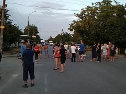 В Запорожье жители объявили о перекрытии дороги в знак протеста