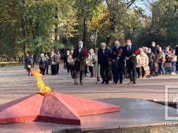 В Кривом Роге возложили цветы в честь освобождения Украины от нацистских захватчиков