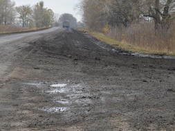 Понад дві сотні осіб блокували дорогу на Полтавщині