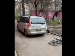 В Ровно отец выскочил на улицу босиком и спас сына из лап людоловов