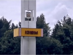 В Изюме неизвестные подожгли дома, где размещались «азовцы» и склад с боеприпасами