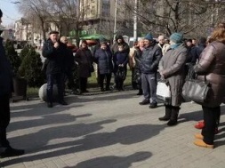 Запорожские рыночники продолжают митинговать вопреки карантину