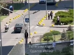 Одесситки взяли штурмом ТЦКашный бус и освободили всех отловленных душегубами мужчин