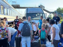 Эвакуация в Днепропетровской области. Жителей вывозят просто в никуда