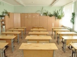 В Украине в большинстве школ уже не набирают первые классы, а в старших практически отсутствуют мальчики