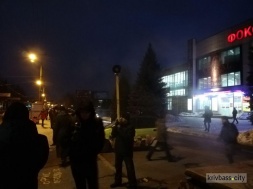 В Кривом Роге жители в знак протеста против подорожания проезда в маршрутках перекрыли дорогу