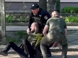 В Кривом Роге после удара по зданию ТЦК людоловы продолжают свою охоту