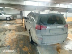 К авто на подземном паркинге «Авроры» привязали гранату