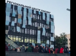 В Харькове внутренние переселенцы в 2 часа ночи занимают очередь, чтобы подать заявку на выплату по программе «Зимняя поддержка»