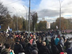 Сумские предприниматели перекрывали дорогу