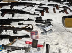 В Киевской области задержана группа торговцев оружием