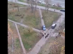 В Деснянском районе Киева ТЦКашник стрелял по мужчине и разбил ему ударами ноги автомобиль