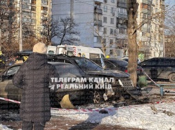 В Киеве был взорван внедорожник ВСУшников, задержана 24-летняя девушка