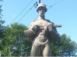 В Ровненской области украинские вандалы разрушили очередной памятник советским воинам-освободителям