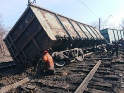 У Кривому Розі через вандалів потяг злетів з рейок