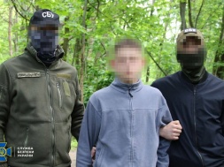 В Киеве СБУ задержала школьника, который собирался подорвать здание ТЦК