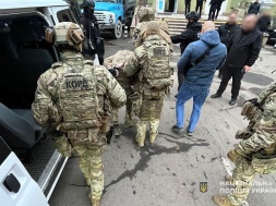 В Тернополе полиция массово задерживает «азовцев», которые под видом мобилизации грабят и похищают людей