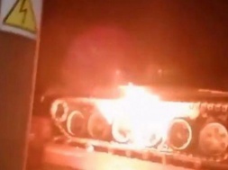 В Умани Черкасской области неизвестные партизаны подожгли танк, который везли к передовой
