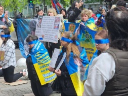 В Одессе прошёл пикет родственников украинских пленных возле Красного Креста – всё закончилось языковым скандалом
