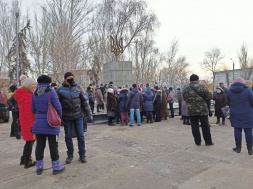 Дали власти шанс: в Орехове отложили перекрытие трассы, но собрались на площади