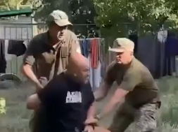 В Ковеле маленький ребёнок швырнул свою игрушку в людоловов, показав им своё отношение